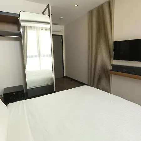 Moja Hotel